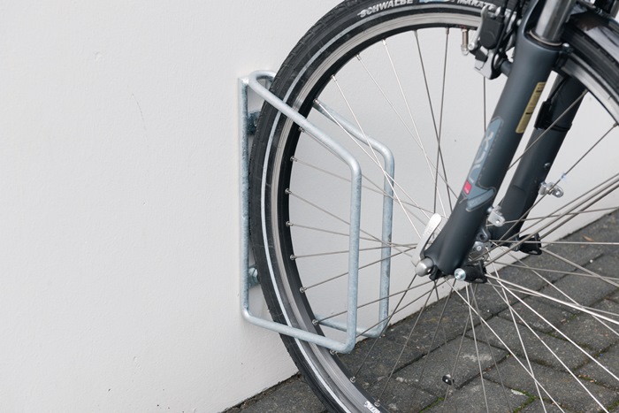 WSM Fahrradklemmbügel  90° verzinkt Anzahl Radstände 1 für Wandbefestigung